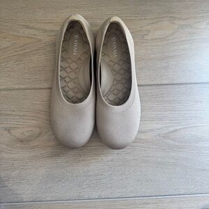 Vivaia Claire Tan Round Toe Shoes
